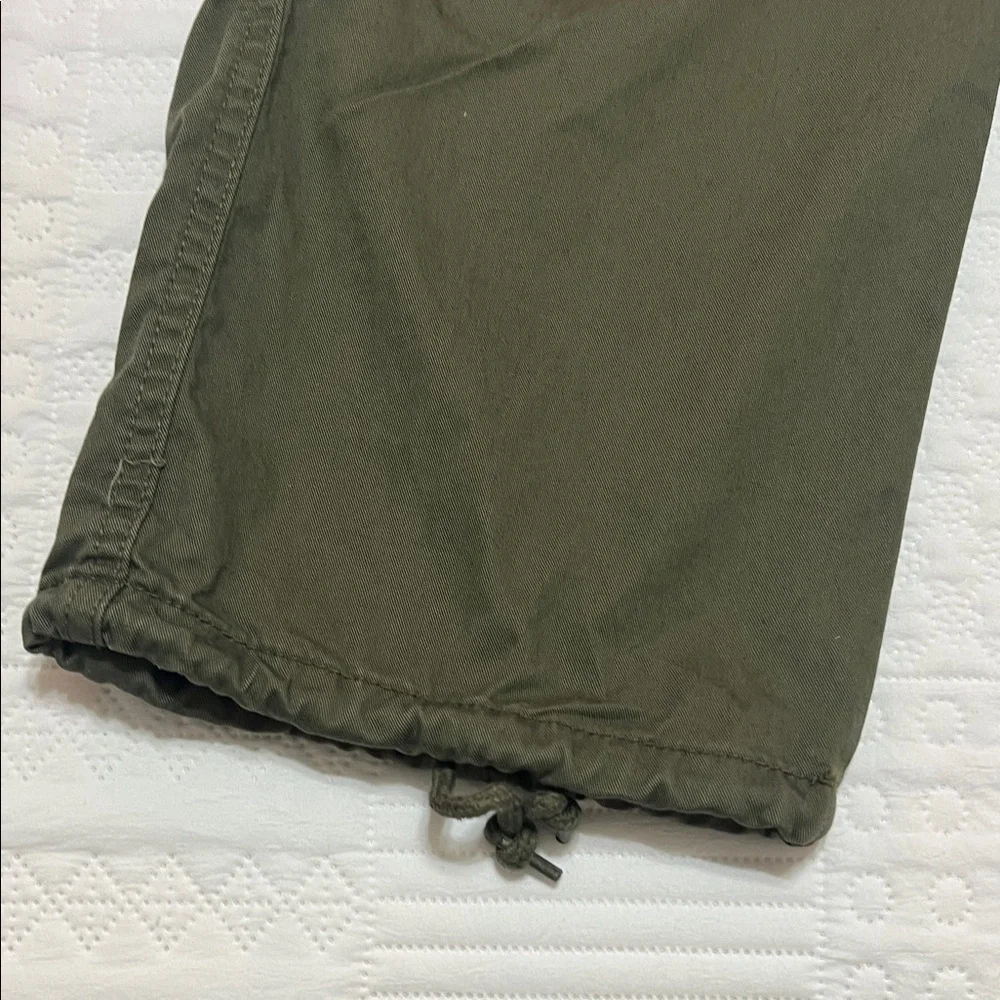 Levi's Women's Olive Straight Cargo Pants - Picture 3 of 11